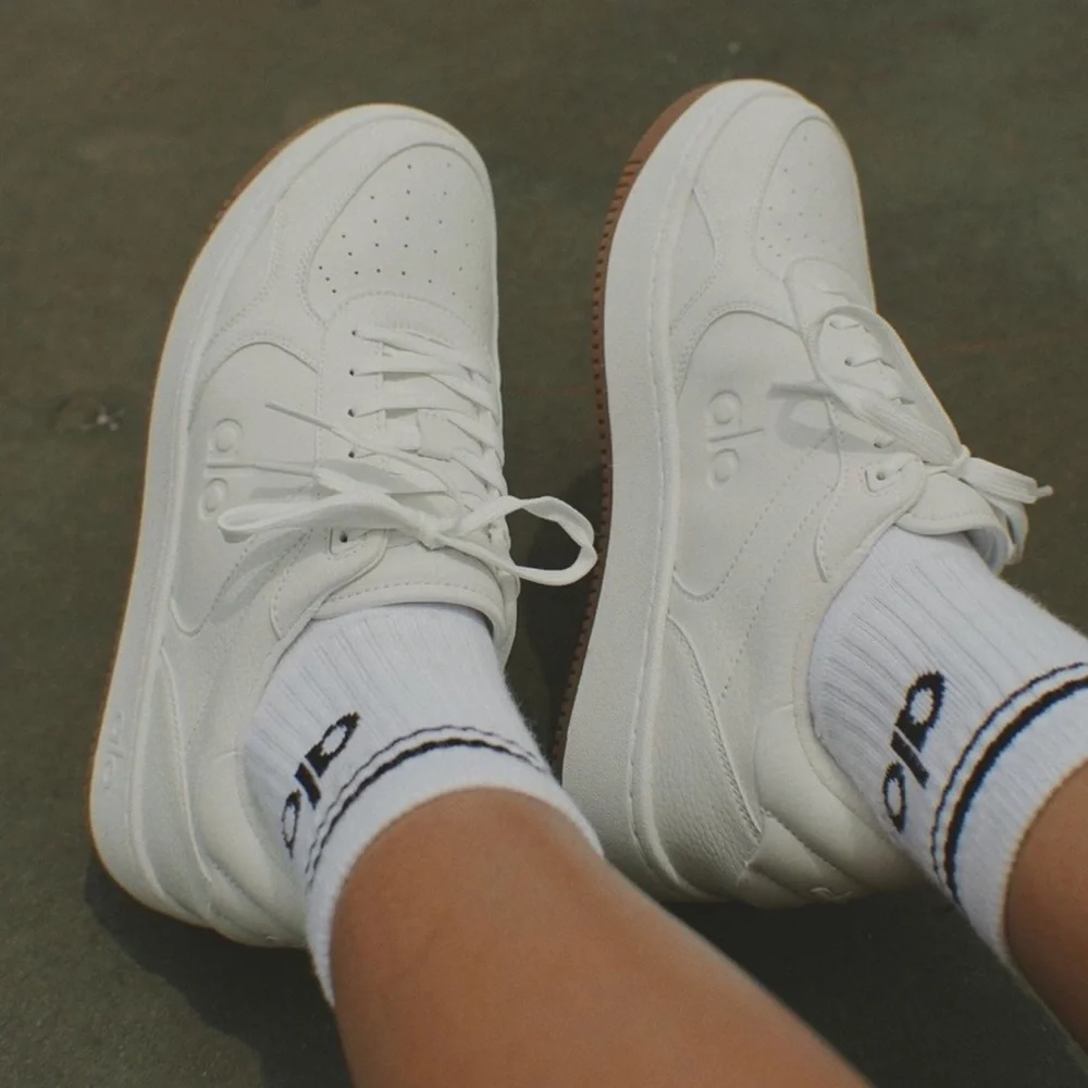 NWOT ALO YOGA Throwback stripe stretch-cotton blend socks in white